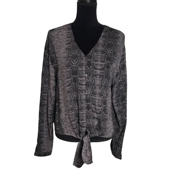 C&C California Grey Long Sleeve Animal Print Tie Top - Size Medium - Picture 2 of 6